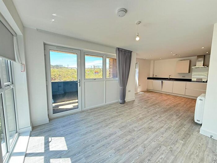 2 Bedroom Apartment To Rent In Stonehaven, Ebbsfleet, DA10