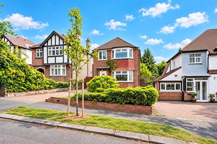 3 Bedroom Detached House For Sale In Roundwood Way, Banstead, SM7