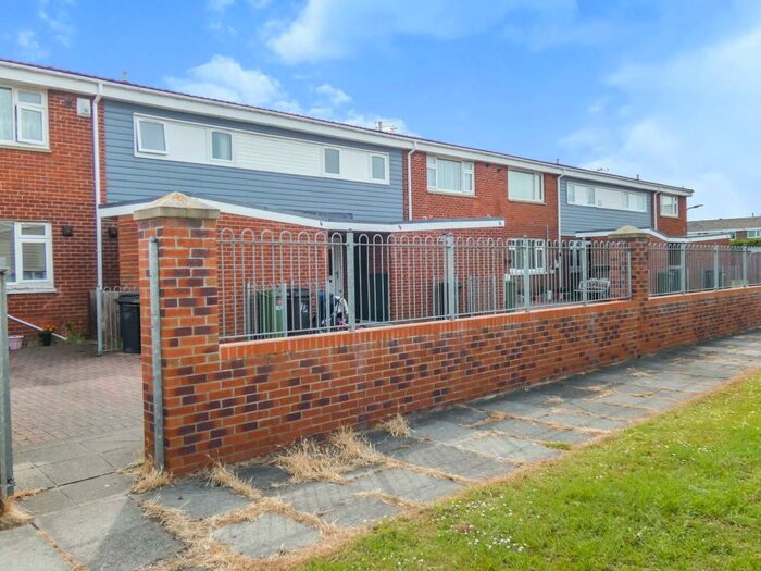 2 Bedroom Flat To Rent In Canterbury Close, Ashington, Northumberland, NE63