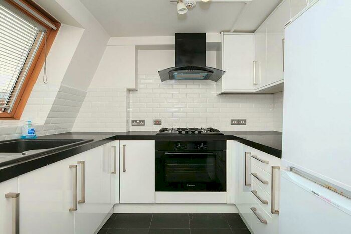 2 Bedroom Flat To Rent In Hargrave Road, Archway, N19