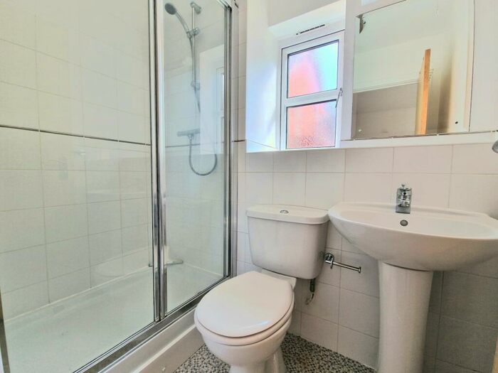 2 Bedroom Apartment To Rent In Ardwick Court, Sycamore Road, Farnborough, GU14