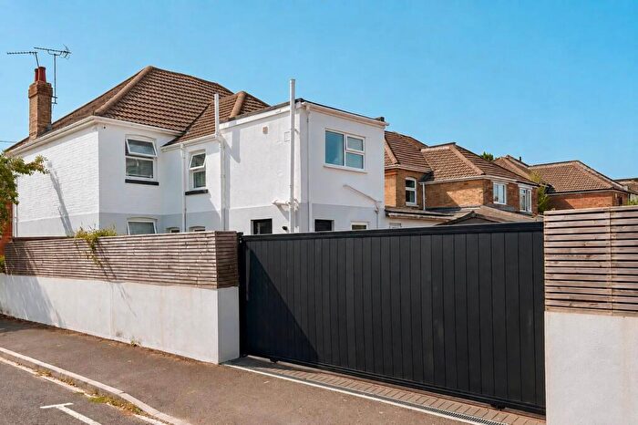 3 Bedroom Semi Detached House For Sale In Grants Avenue, Bournemouth, BH1