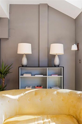 3 Bedroom End Of Terrace House For Sale In Henniker Gardens, East Ham, E6