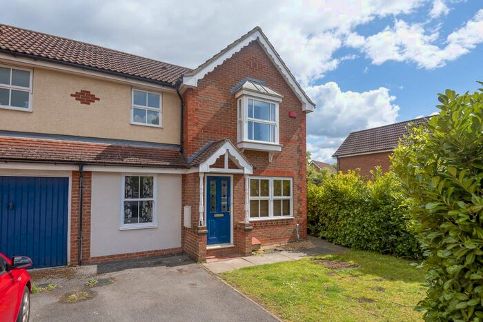 4 Bedroom Semi-Detached House To Rent In Awgar Stone Road, Headington, OX3