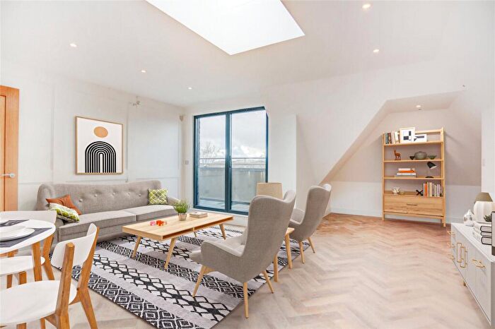 2 Bedroom Flat For Sale In Goldstone Crescent, Hove, BN3