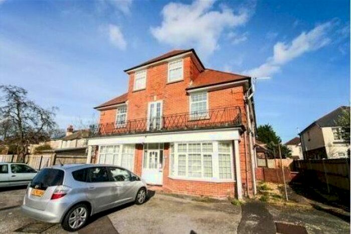 1 Bedroom Flat To Rent In Winchester Road, Southampton, SO16