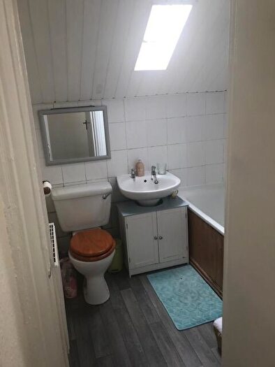 2 Bedroom Flat To Rent In Barlow Moor Road, Manchester, Greater Manchester, M20