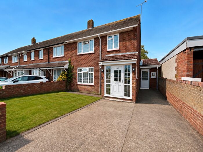 4 Bedroom End Of Terrace House For Sale In Wilsden Avenue, Luton, Bedfordshire, LU1