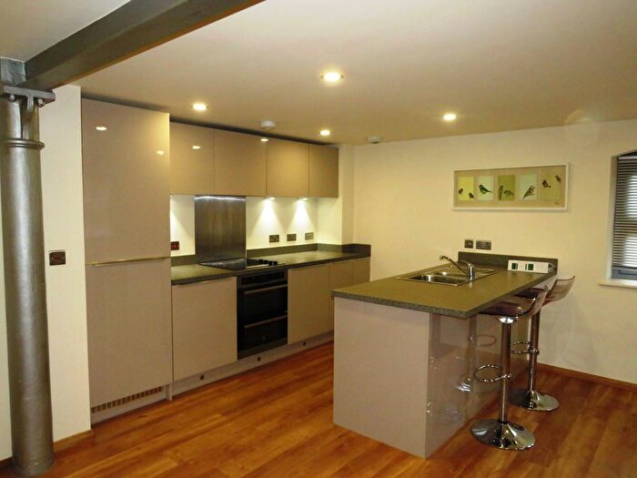 1 Bedroom Flat To Rent In Cairns Close, Lichfield, WS14