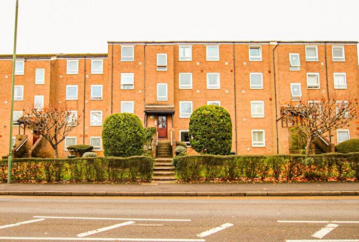 2 Bedroom Flat To Rent In Woodcote Road, Wallington, SM6