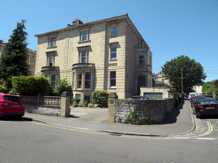 3 Bedroom Flat To Rent In Redland Park, Redland, Bristol, BS6
