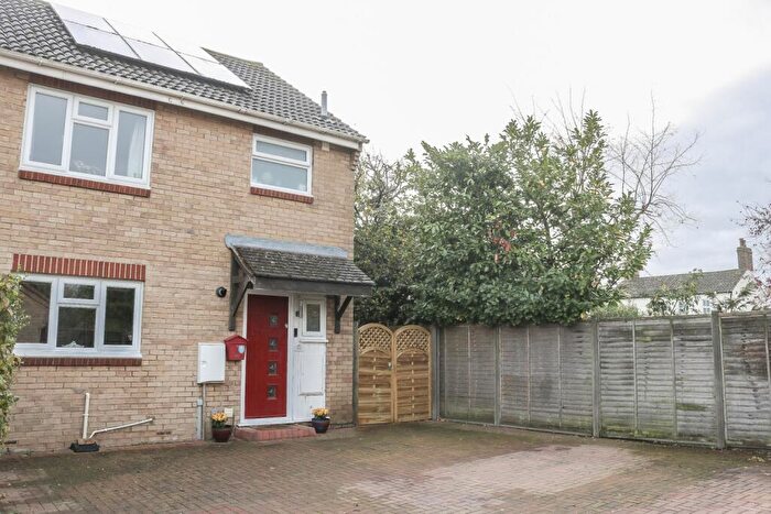 3 Bedroom Semi-Detached House For Sale In The Rampleys, Hemingford Grey, PE28