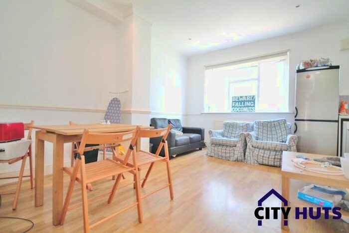 2 Bedroom Flat To Rent In Arthur Road, London, N7