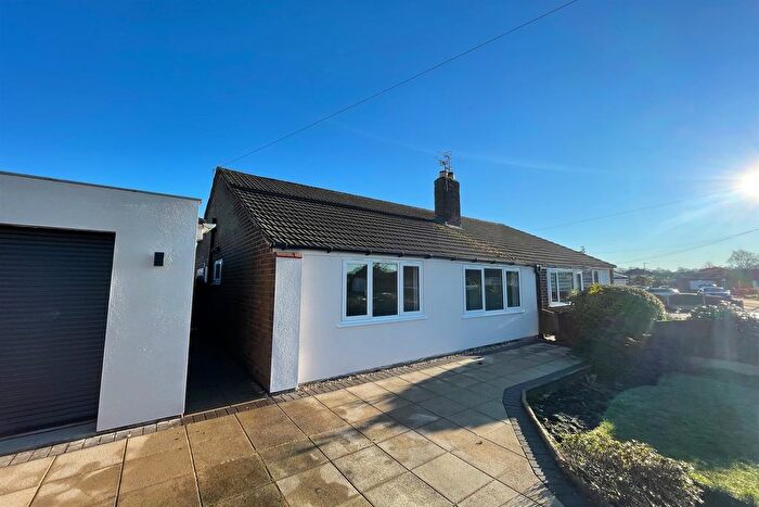 3 Bedroom Semi-Detached Bungalow To Rent In Alderley Road, Thelwall, Warrington, WA4