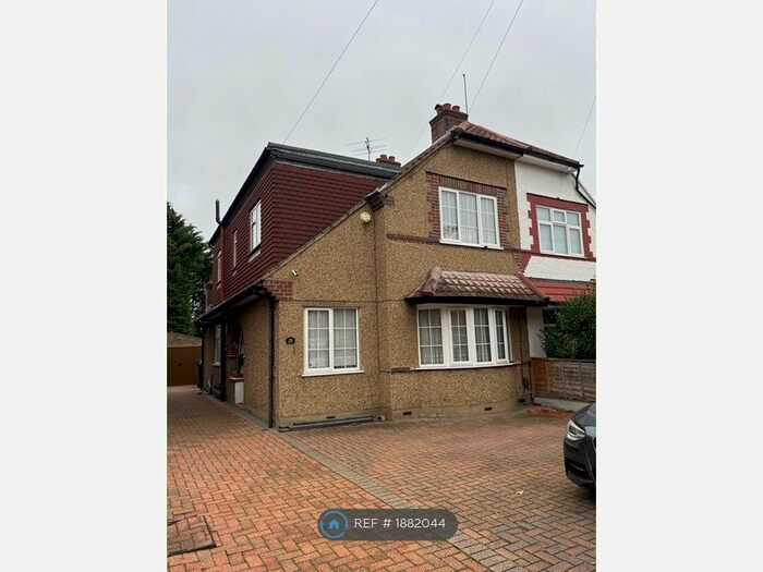 4 Bedroom Semi-Detached House To Rent In Tavistock Avenue, London, UB6