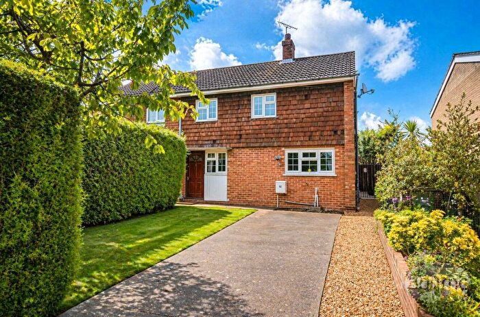 3 Bedroom Semi Detached House For Sale In Woodlands Road, Guildford, Surrey, GU1