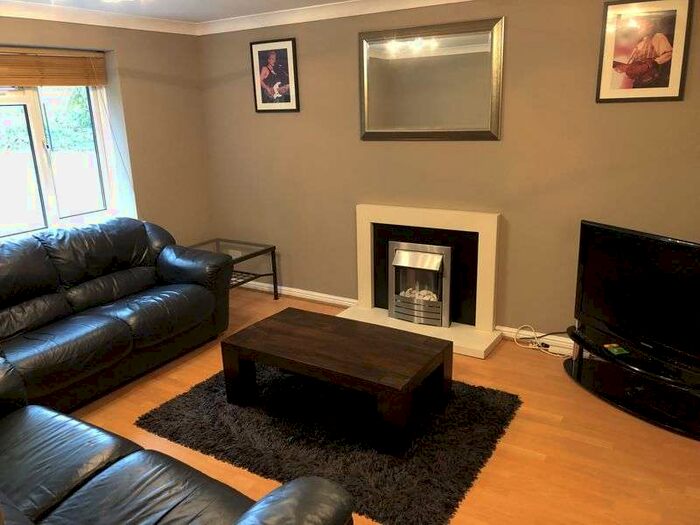 1 Bedroom Property To Rent In Ronald Court, Oakwood Road, Bricket Wood, St. Albans, Hertfordshire, AL2