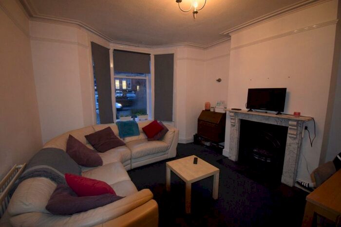 3 Bedroom House To Rent In Student Proeprty -, DE22