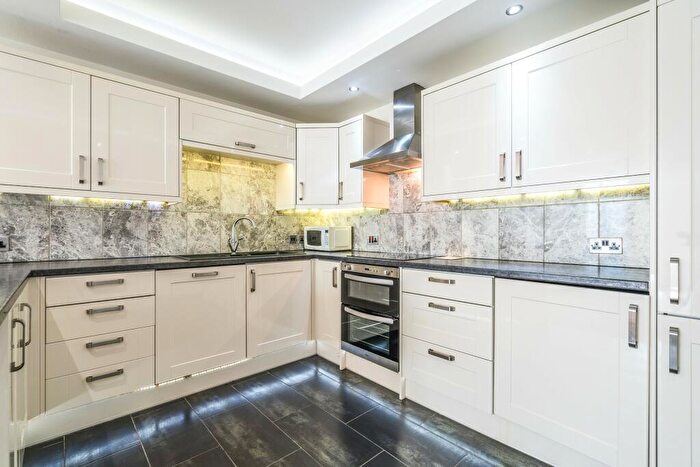 1 Bedroom Apartment To Rent In Dolphin House, High Street, Southampton, SO14