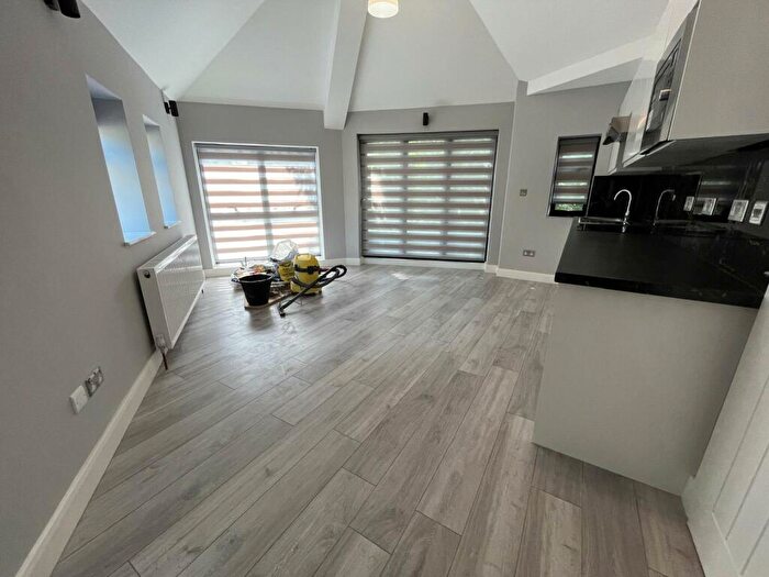 1 Bedroom Flat To Rent In Queens Ave, Winchmore Hill, London, N21