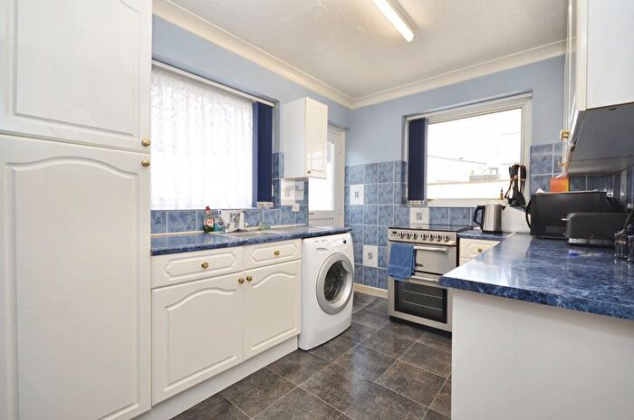 2 Bedroom Semi-detached Bungalow For Sale In Cedar Way, Brixham, TQ5