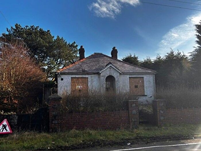 Detached House For Sale In Penmount, Trimsaran, Kidwelly, Carmarthenshire, SA17