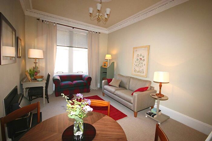 2 Bedroom Flat To Rent In Jeffrey Street, Old Town, Edinburgh, EH1