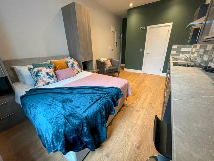 Studio To Rent In Bentley Road, L8