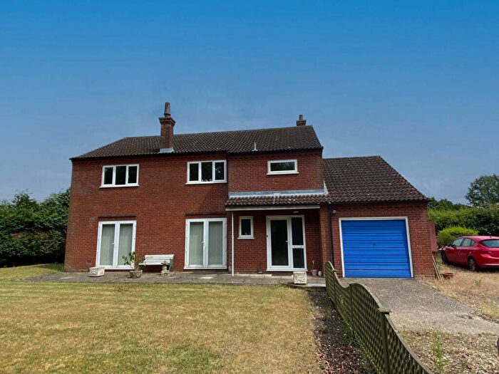4 Bedroom Detached House For Sale In Wood Farm, Colleen Close, Dereham, Norfolk, NR19