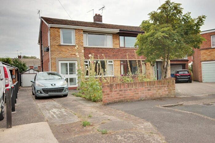 3 Bedroom Semi-Detached House For Sale In West Close, Beverley, HU17