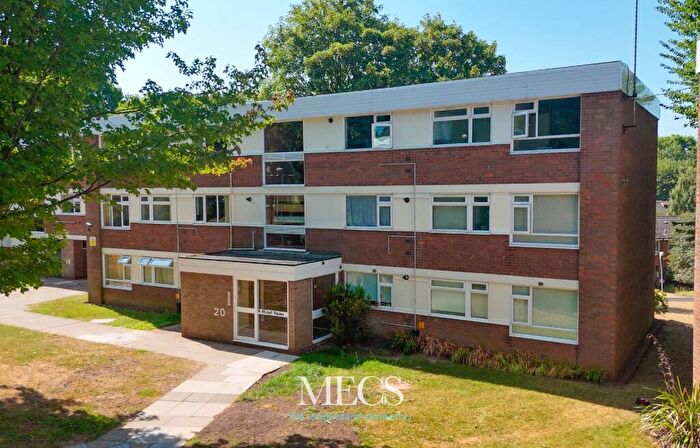 2 Bedroom Flat For Sale In Lloyd Square, Niall Close, Birmingham, West Midlands, B15