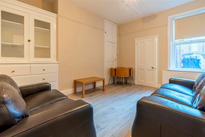 2 Bedroom Flat To Rent In Rokeby Terrace, Heaton, NE6
