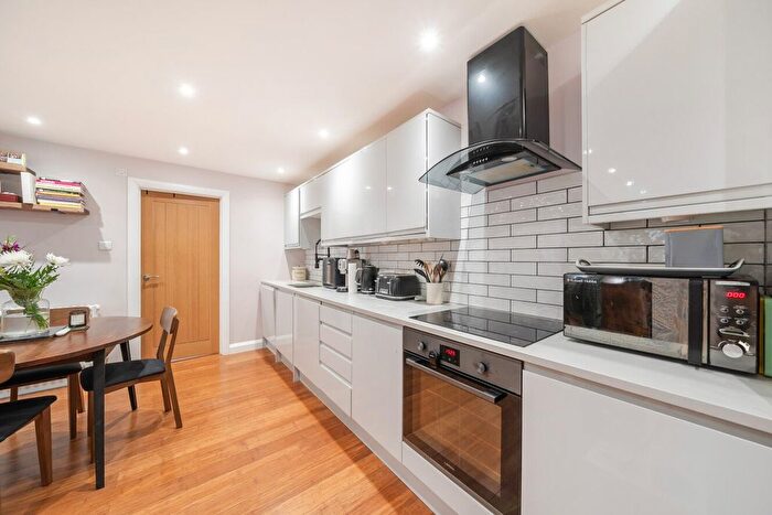 3 Bedroom Flat For Sale In Alexandra Drive, Crystal Palace, London, SE19