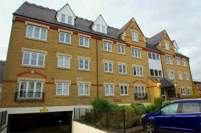2 Bedroom Flat To Rent In Roedean House, Exeter Close, Watford, WD24