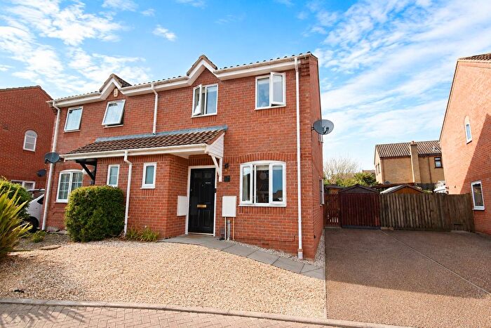 3 Bedroom Semi-Detached House For Sale In Purdance Close, Norwich, NR5
