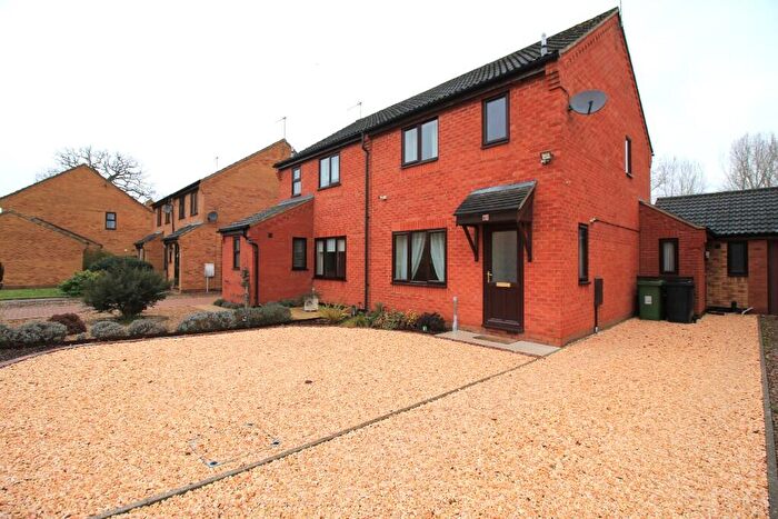 4 Bedroom Semi-Detached House To Rent In Homebred Lane, NR14