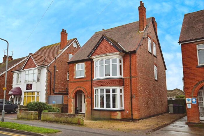 6 Bedroom Detached House For Sale In Sandbeck Avenue, Skegness, PE25