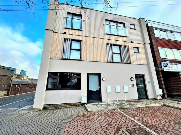 2 Bedroom Flat To Rent In Cooden Sea Road, Bexhill-On-Sea, TN39