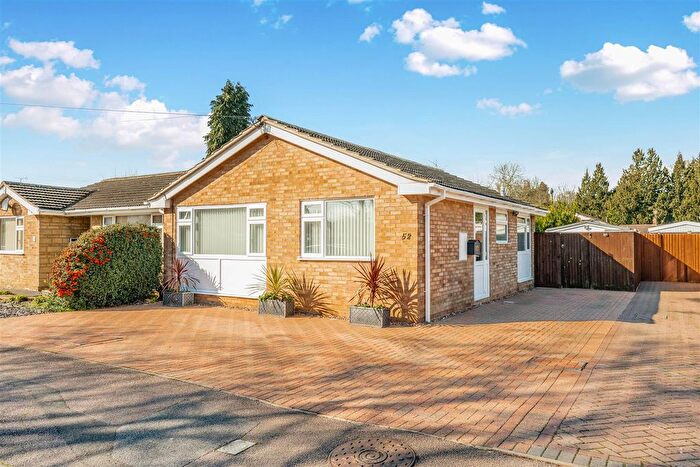 2 Bedroom Semi Detached Bungalow For Sale In Brantwood Rise, Banbury, OX16