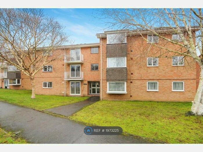 3 Bedroom Flat To Rent In Sunningdale, Ascot, SL5