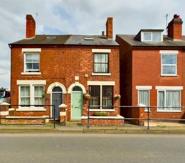 3 Bedroom Terraced House To Rent In Derby Road, DE55