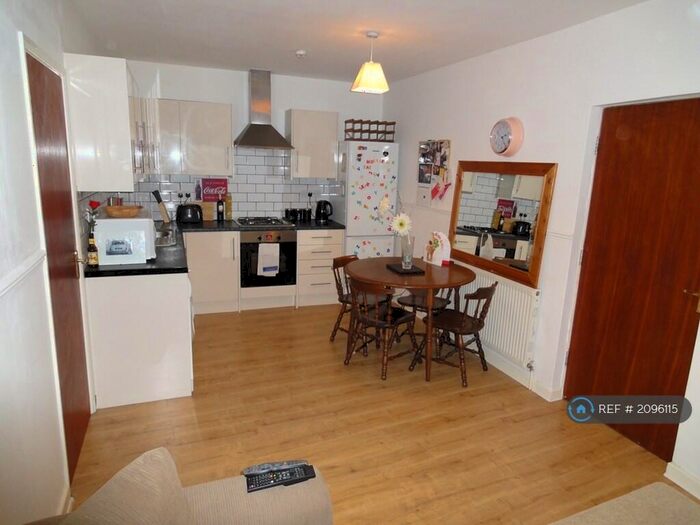 1 Bedroom Flat To Rent In Crown Street, Reading, RG1