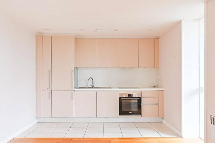 2 Bedroom Flat To Rent In , Crouch End, London, N8