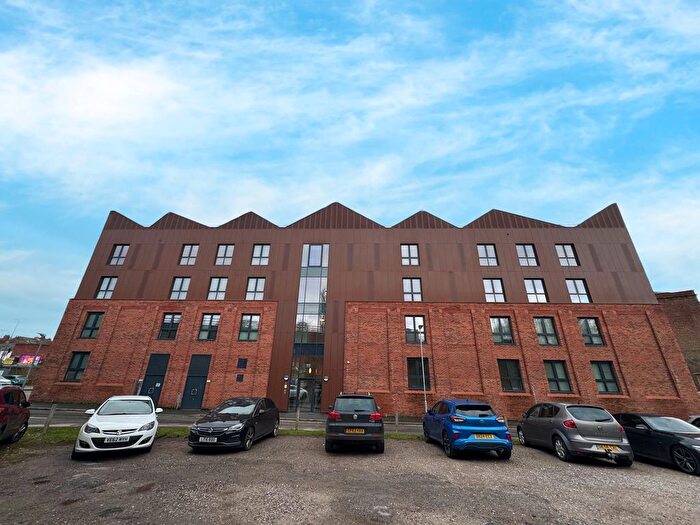 2 Bedroom Flat To Rent In Waterside, Macclesfield, SK11