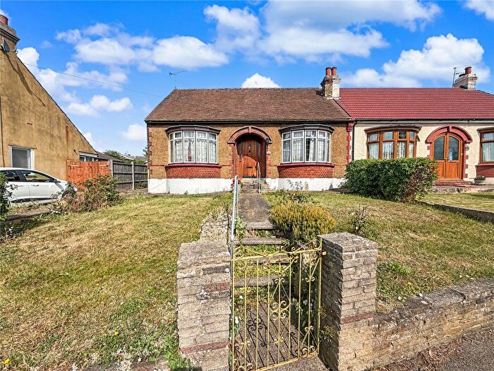 3 Bedroom Bungalow For Sale In Eastcourt Lane, Gillingham, Kent, ME8