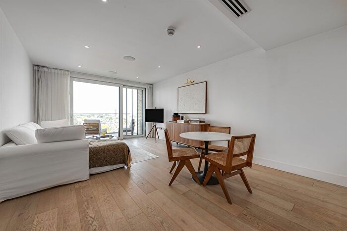 2 Bedroom Flat To Rent In Ingrebourne Apartments, Central Avenue, SW6