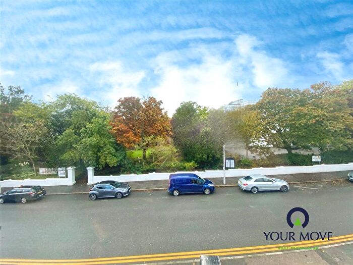 2 Bedroom Flat To Rent In High Street, Broadstairs, Kent, CT10