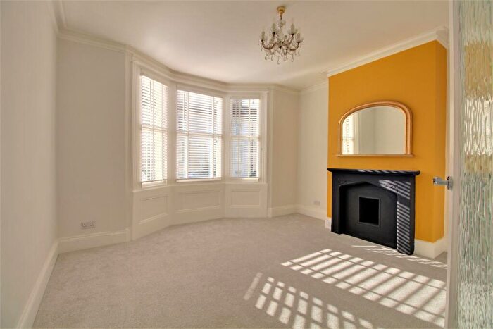 1 Bedroom Flat To Rent In Goldstone Road, Hove, BN3