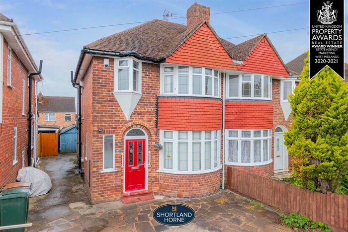 3 Bedroom Semi Detached House To Rent In Daventry Road, Cheylesmore, Coventry, CV3