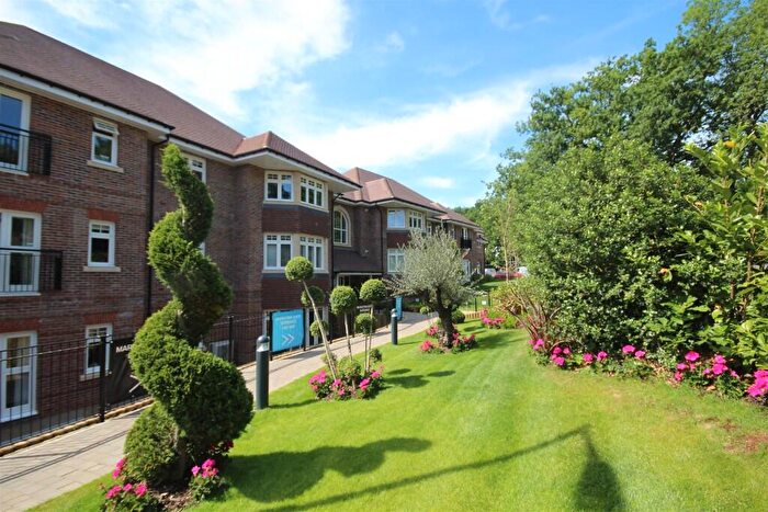 2 Bedroom Apartment To Rent In Kestrel Close, Brentwood, Essex, CM15